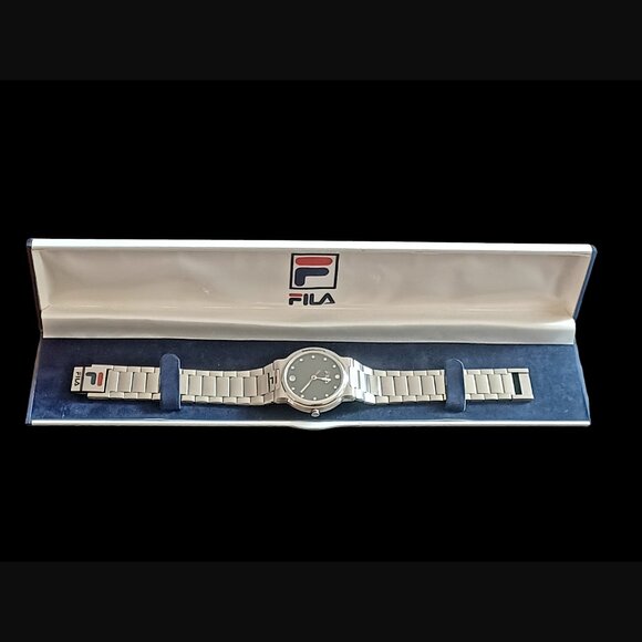 Vintage Fila Wiss Silver Tone Stainless Steel Water Resistant F200M Wristwatch - Picture 11 of 13